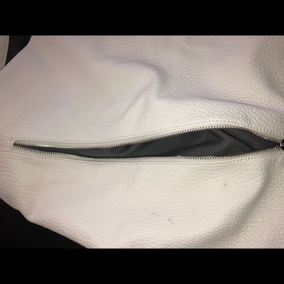 Just Fab white purse - Picture 5 of 8